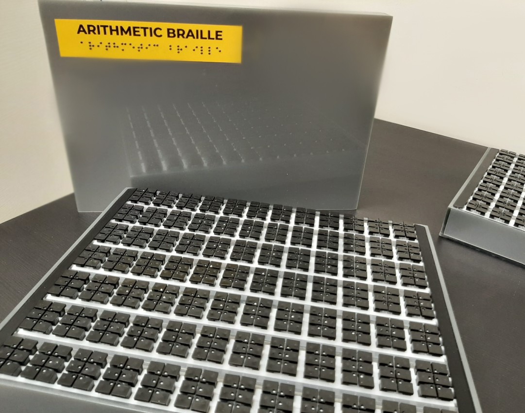 Arithmetic Braille a 6 punti